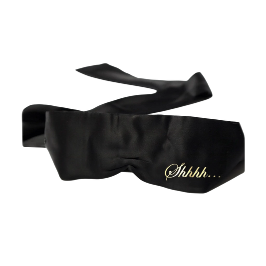 Bandeau noir en satin Shhh de Bijoux Indiscrets avec inscription dorée, accessoire de charme pour vos soirées intimes, offert par Oh My God'Z