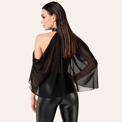 Lingerie fétichiste haut de gamme : modèle portant le Bolero Opium F349 en tulle noir avec col fermé, conçu par Oh My God'Z pour accompagner les moments intimes, les accessoires BDSM et les sextoys premium.