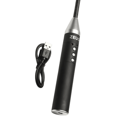 Détail poignée cravache électro Zeus rechargeable – technologie et confort – Oh My God’Z