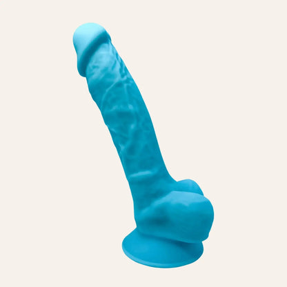 Gode bleu SilexD modèle 1, en silicone à double densité, avec ventouse et surface texturée pour une pénétration réaliste. Ce sextoy haut de gamme est disponible sur Oh My God'Z, la boutique dédiée aux plaisirs intimes d’exception.