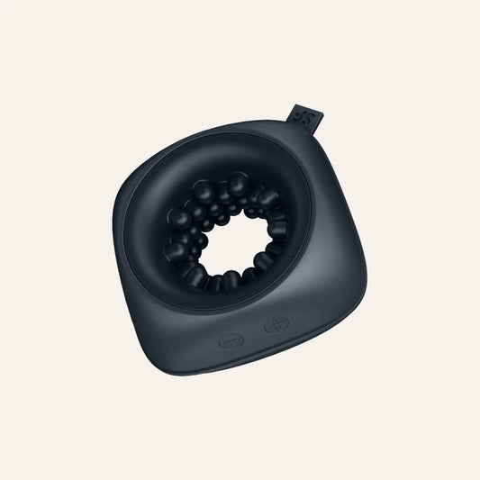 Masturbateur vibrant Ring Stroker de Satisfyer, doté de nodules internes en silicone pour une stimulation intense. Disponible chez Oh My God'Z, expert en sextoys innovants.