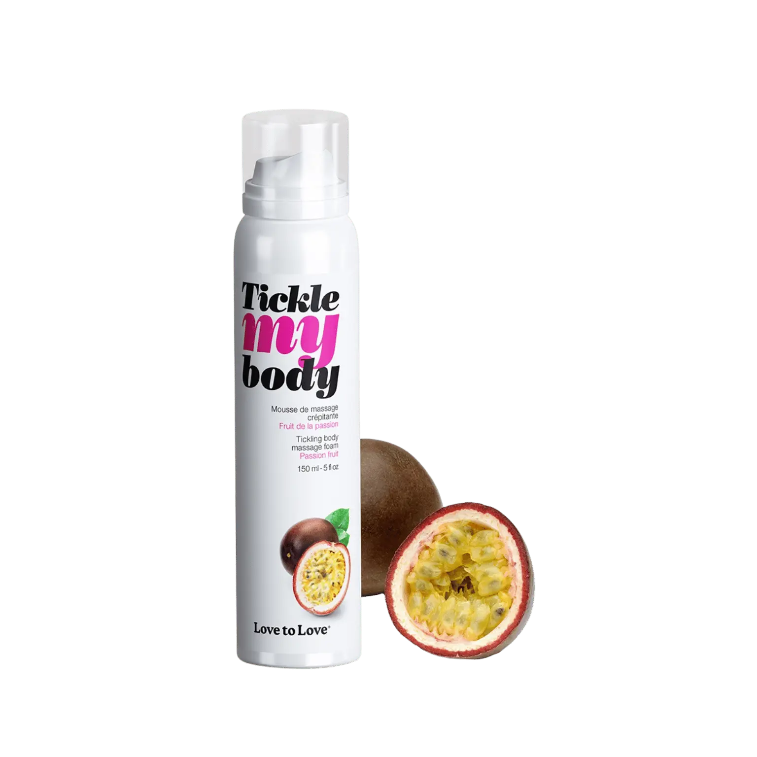 Flacon de mousse de massage crépitante parfumée au fruit de la passion de la marque Love to Love, posé à côté d'un fruit de la passion ouvert.