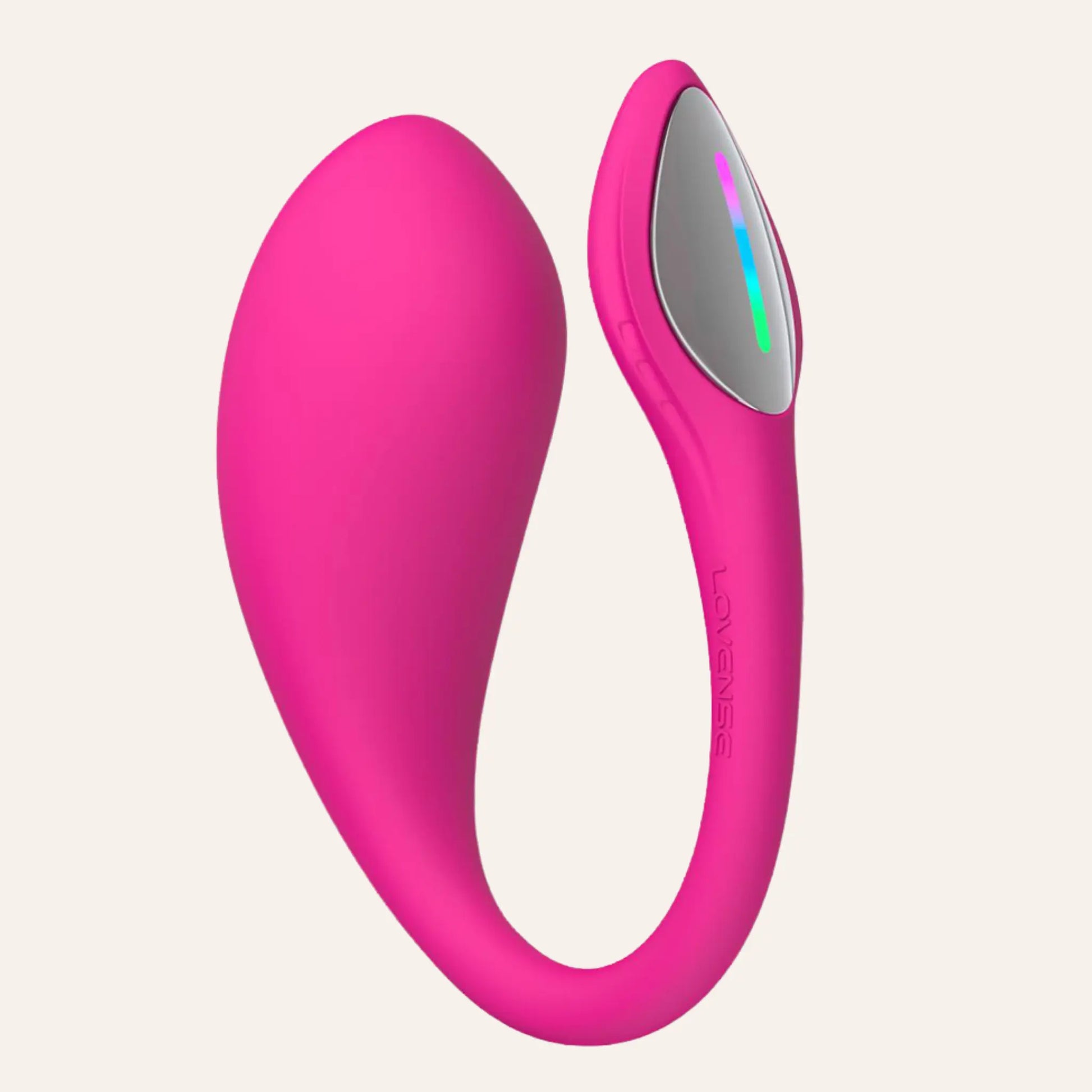 Gros plan du Lovense Lush 4, sextoy intelligent pour le plaisir féminin, avec courbure ergonomique pour une stimulation précise, disponible chez Oh My God'Z, spécialiste en sextoys de luxe.