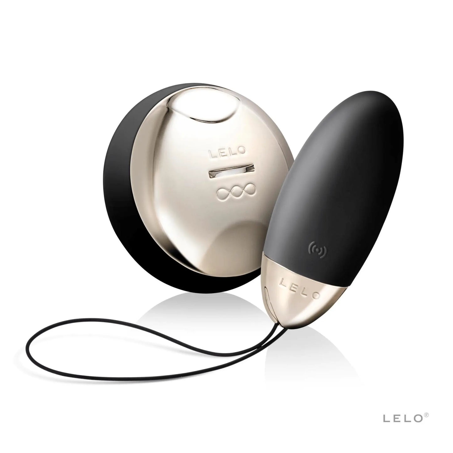 Sextoy Lyla 2 en noir élégant avec télécommande dorée, représentant la finesse de Lelo, en vente sur OhMyGodz.fr. L'expérience luxueuse et discrète pour les couples modernes