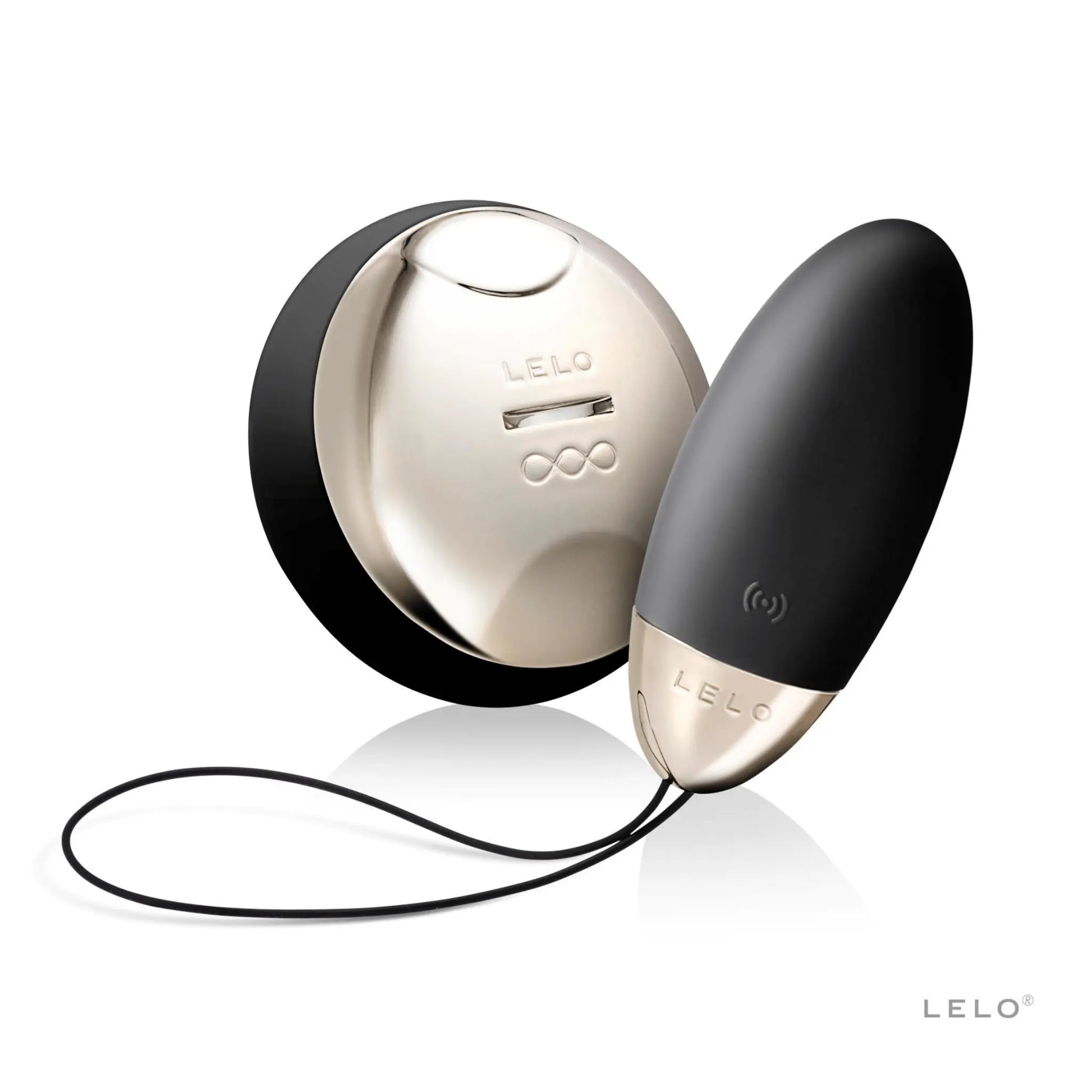 Sextoy Lyla 2 en noir élégant avec télécommande dorée, représentant la finesse de Lelo, en vente sur OhMyGodz.fr. L'expérience luxueuse et discrète pour les couples modernes