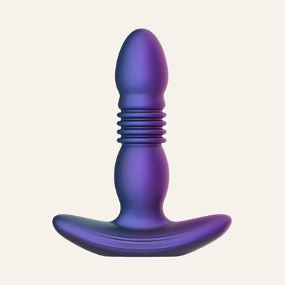 Plug anal Supernova de Hueman en gros plan, dévoilant ses stries de stimulation, sa forme effilée et sa finition ultra douce. Un sextoy anal haut de gamme, à retrouver sur la boutique Oh My God'Z.