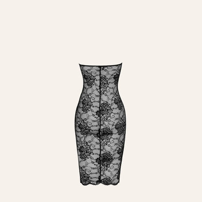 Dos de la robe en dentelle Nocturne F338, avec couture centrale et coupe ajustée. Modèle sensuel disponible chez Oh My God'Z.