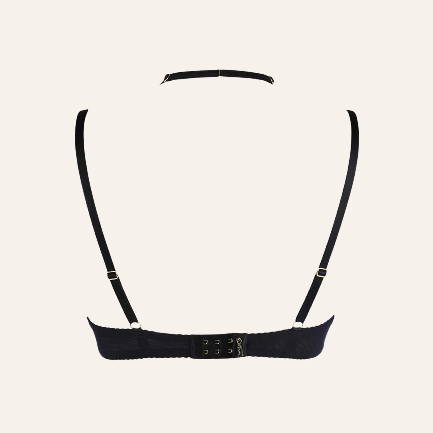 Vue arrière du soutien-gorge V-10691 porté par un modèle, mettant en valeur les lanières et la coupe élégante. Ce soutien-gorge noir d'Axami est disponible chez Oh My God'Z