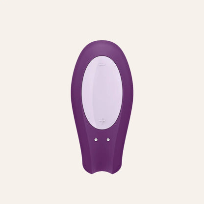 Gros plan sur les boutons de commande du stimulateur Double Joy violet signé Satisfyer, un sextoy haut de gamme ergonomique et rechargeable, en vente sur la boutique Oh My God'Z.