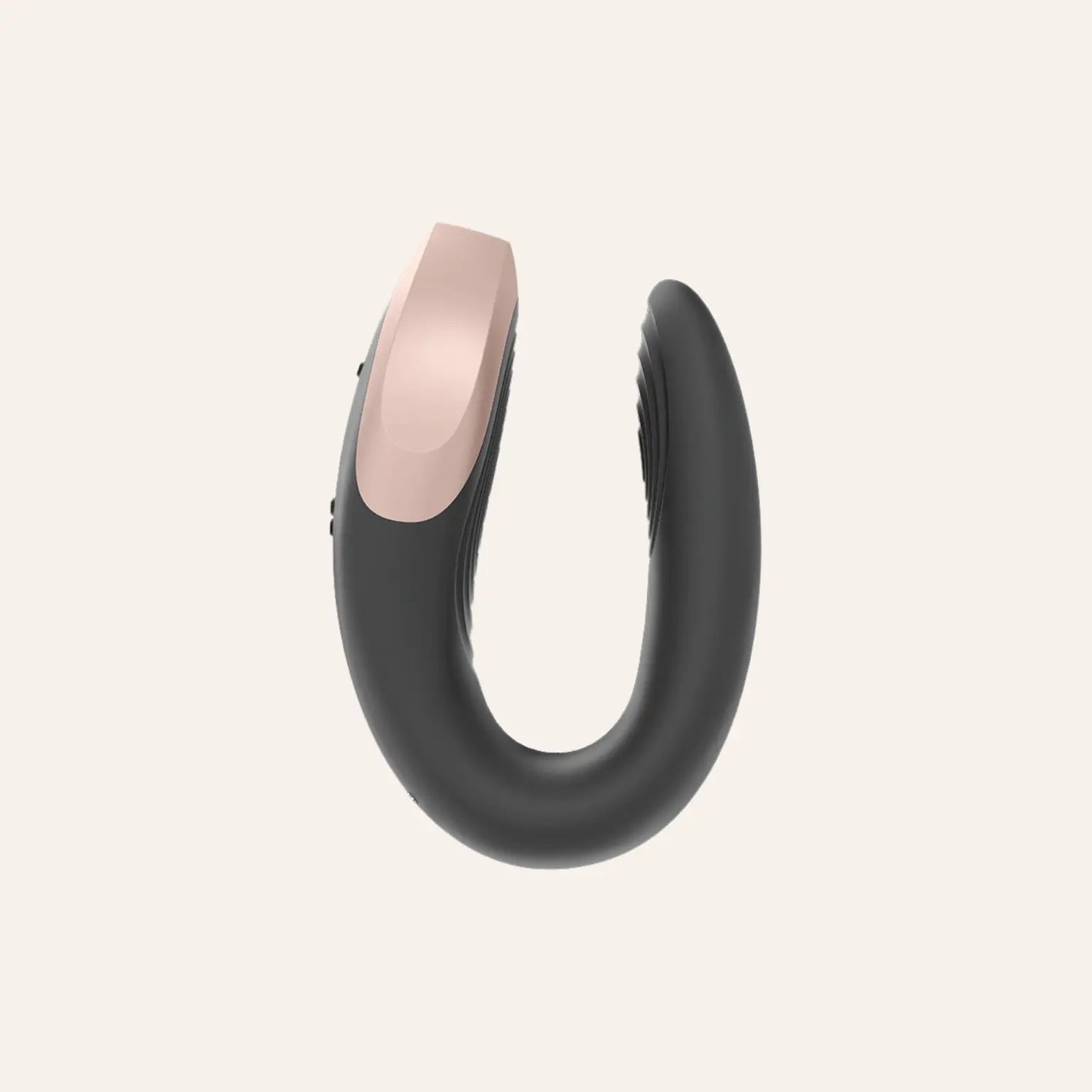 Stimulateur Double Love noir et rose gold, conçu pour une stimulation simultanée du couple. Disponible chez Oh My God'Z, le spécialiste des sextoys connectés et de luxe.