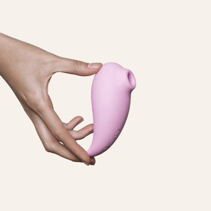 Stimulateur clitoridien Révelation avec contrôle via application mobile Adrien Lastic, illustrant une expérience interactive et personnalisée, en vente sur Oh My God'Z, idéal pour les amateurs de sextoys haut de gamme connectés.