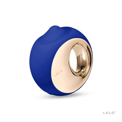 Stimulateur Ora 3 de Lelo en bleu royal, combinant luxe et plaisir tactile, cet outil de bien-être sexuel est un incontournable de OhMyGodz.fr pour une expérience intime exquise.
