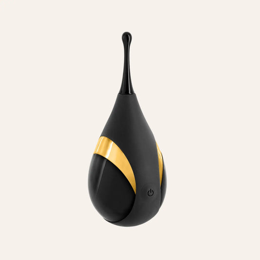 Le stimulateur clitoridien My Majesty de Black Empire présenté en vue latérale, alliant esthétique chic noir et or et puissance de vibration ciblée, vendu sur la boutique spécialisée Oh My God'Z en sextoys premium.