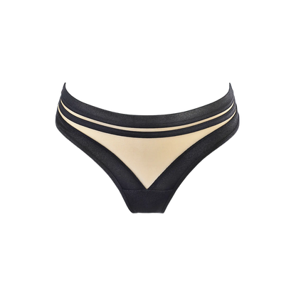Vue avant du string brésilien noir V-10495 par Axami. Ce string en tulle noir avec des bandes élastiques est disponible chez Oh My God'Z pour un style chic et séduisant.