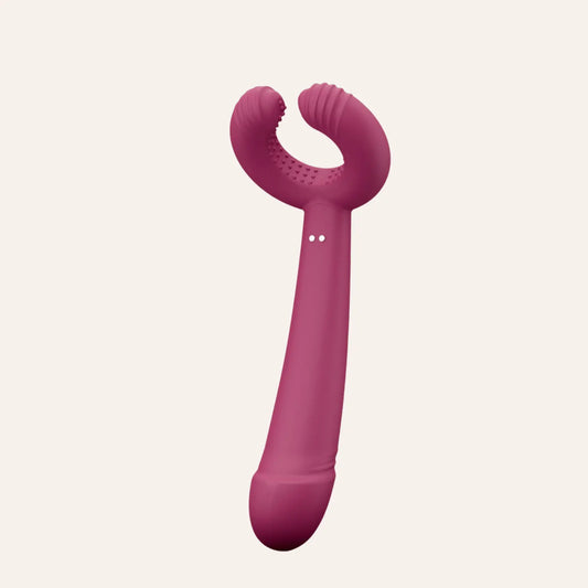 Vue détaillée du vibromasseur Please Me de Love to Love, un sextoy haut de gamme conçu pour des sensations inégalées. Disponible sur la boutique Oh My God'Z pour des moments de plaisir intense.