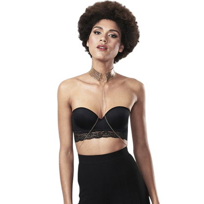 Femme en bustier noir portant le collier harnais Desir Metallique or Bijoux Indiscrets, vue de face - Oh My God'Z