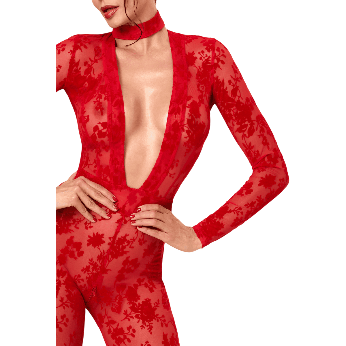 Gros plan du buste : decollete V plongeant et tulle floque rouge fleuri de la combinaison transparente - Oh My God'Z
