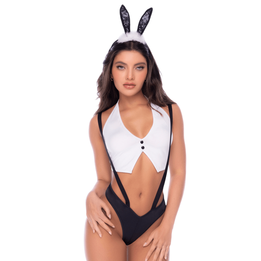 Femme de face en deguisement lapine Mapale : top court blanc a boutons, culotte noire a bretelles - Oh My God'Z