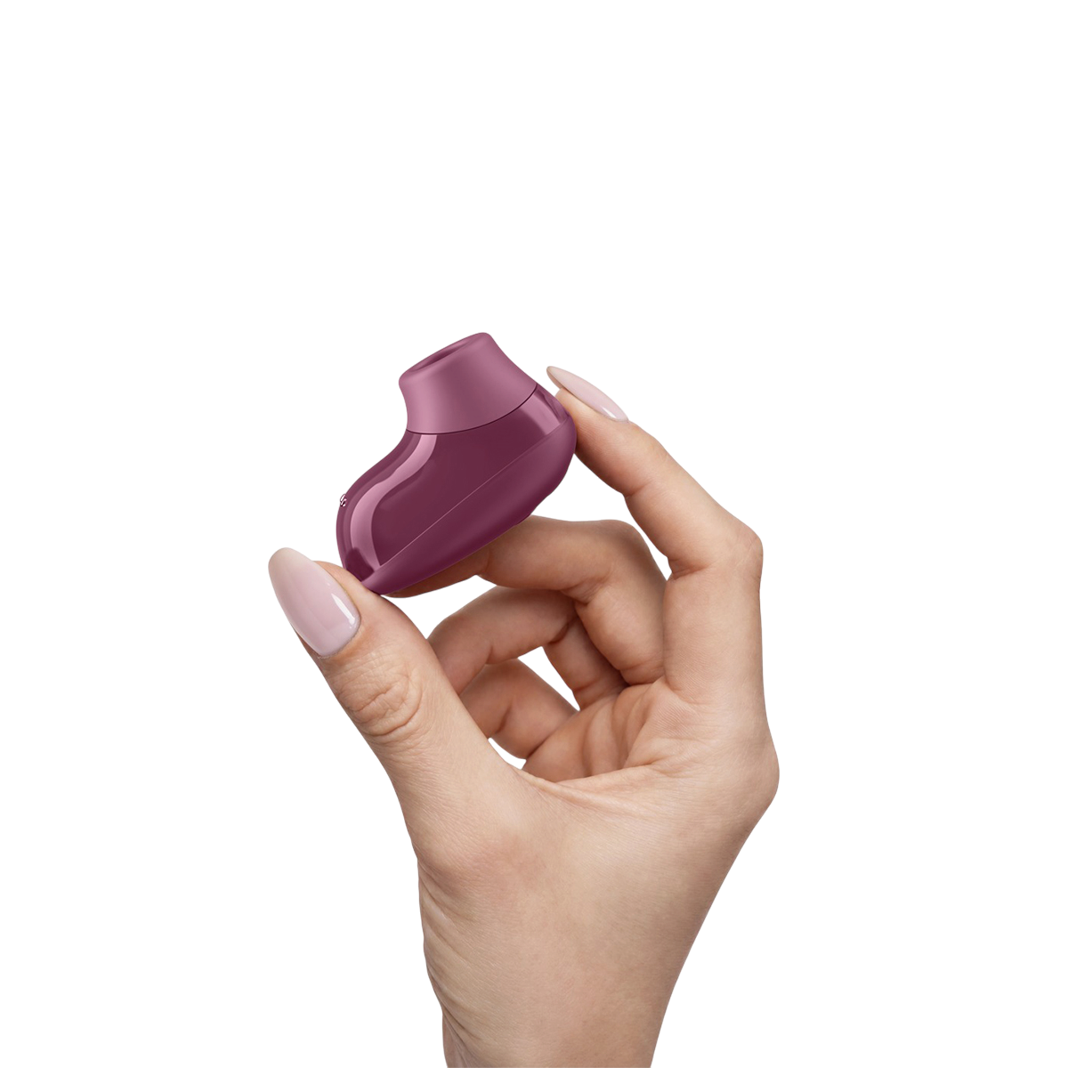 Stimulateur clitoridien Snap Womanizer prune tenu entre deux doigts, format mini en silicone brillant - Oh My God'Z