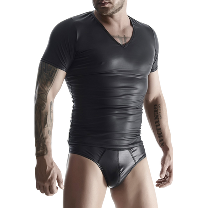 Homme portant un t-shirt wetlook noir moulant col en V Regnes avec slip noir assorti, vue de face - Oh My God'Z